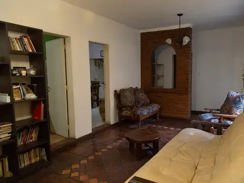 Casa 2 ambientes con 2 baños