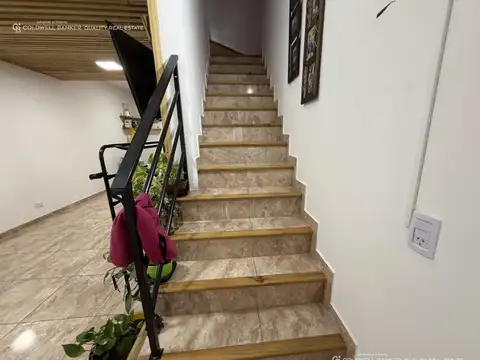 Depto Tipo Casa en Venta con 1 cocheras