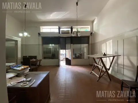 OPORTUNIDAD   Amplio local TODO DESTINO a mts de Av. Garay - SIN EXPENSAS