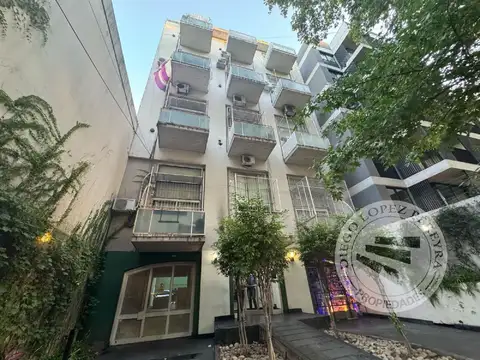 2 amb. en duplex amoblado al contrafrente abierto .