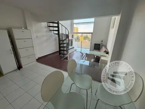 2 amb. en duplex amoblado al contrafrente abierto .