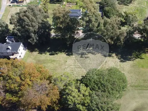 OPORTUNIDAD LOTE AL GOLF - BARRIO EL PARAISO