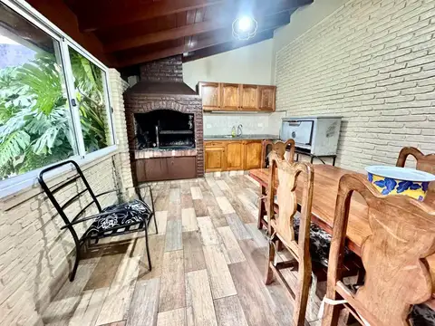 Depto Tipo Casa en Alquiler de 2 dormitorios