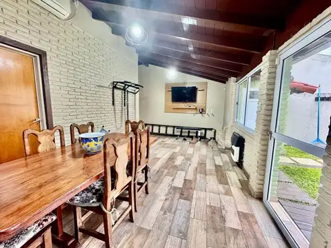 Depto Tipo Casa en Alquiler en Villa Sarmiento, $ 700.000