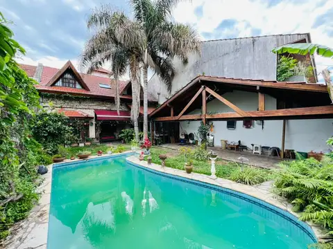 Casa en venta de 5 ambientes en Villa Adelina