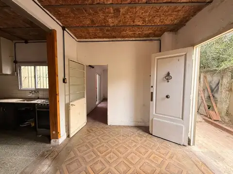 Depto Tipo Casa en Venta en Bernal, USD 39.000