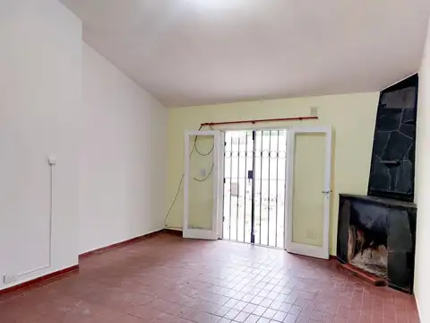Casa en Alquiler con 1 cochera
