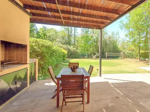 Casa 6 ambientes con 1 baño