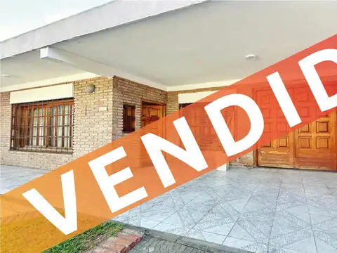 VENTA CASA 3 AMBIENTES JARDÍN COCHERA QUINCHO