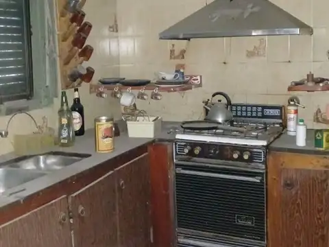 LOTE DE 329MT2 + CASA A REFACCIONAR - LANUS ESTE