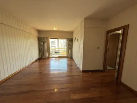 VENTA DEPTO FLORES 4 AMB CON DEPENDENCIA Y COCHERA