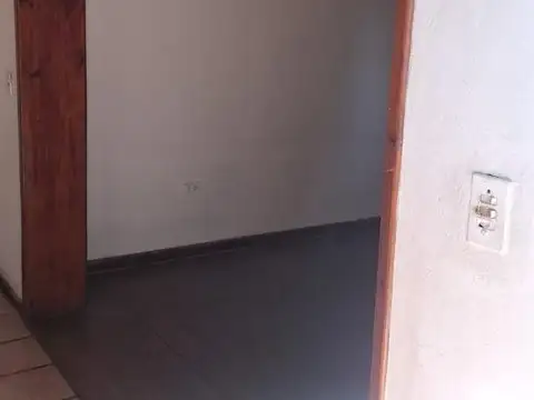 Casa sobre Av. San Martin a pocos mts de estacion Torcuato