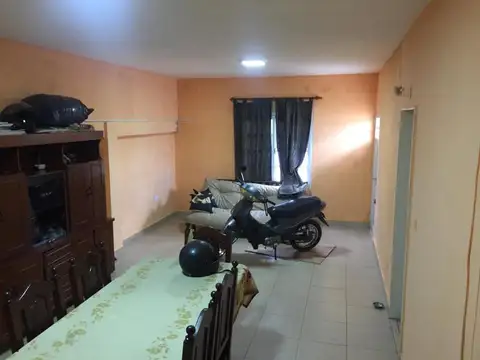 Casa 3 ambientes con 1 baño