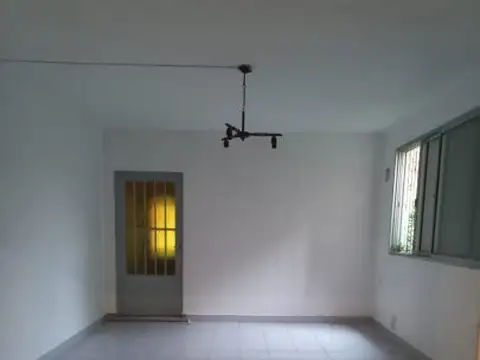 Casa en Alquiler en Alberdi, $ 750.000