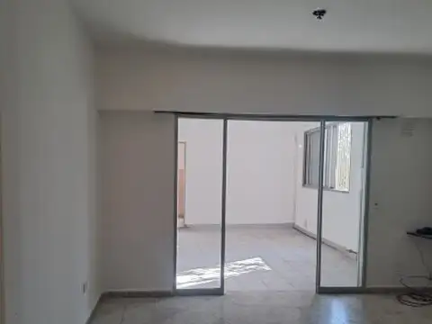 Casa en Alquiler en Alberdi, $ 750.000