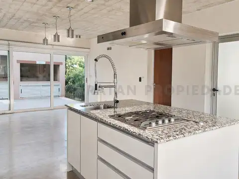 Casa en Venta en Funes Hills Miraflores