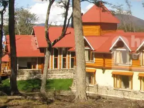 Excelente Hosteria en TOLHUIN con VISTA INCREIBLE !!