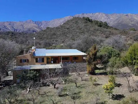 VENTA CASA QUINTA VILLA DE LAS ROSAS PILETA DPTOS 