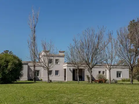 Casa en Venta de 6 ambientes con pileta - Quebradas Villa Rural Baradero