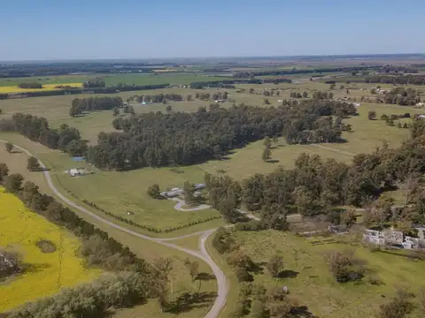 Casa en Venta de 6 mabientes con pileta - Quebradas Villa Rural Baradero