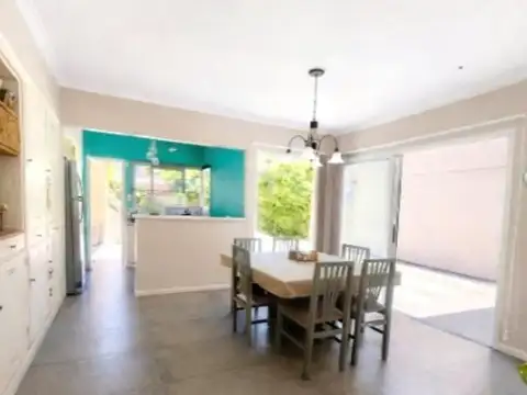 Casa 5 ambientes con 2 baños