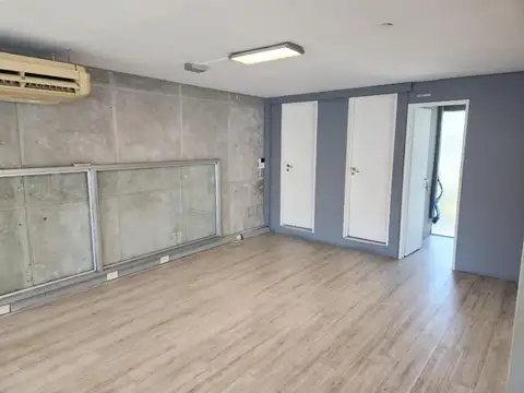 Oficina en Alquiler con 1 cochera