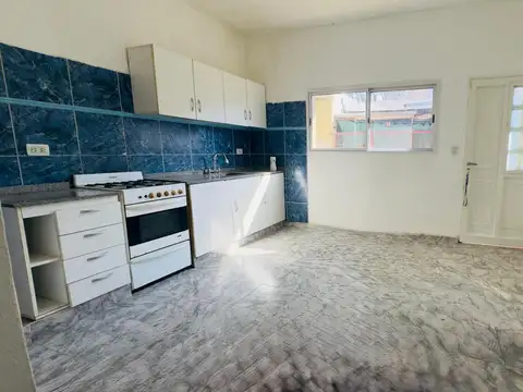 Depto Tipo Casa en Alquiler con 1 cocheras