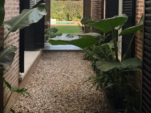 Casa en Alquiler Temporal con 1 cochera