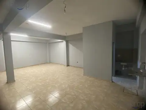 Alquilo Local Interno en centro de Posadas Mnes