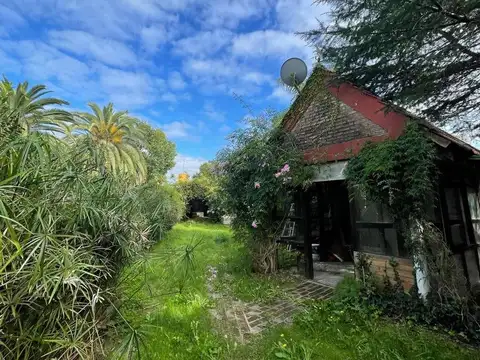 Casa en venta - 2 Dormitorios 2 Baños - 836Mts2 - City Bell