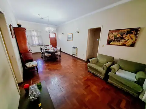 Casa en Venta en Temperley, USD 195.000