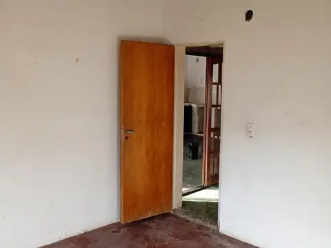 Casa 3 ambientes con 1 baño