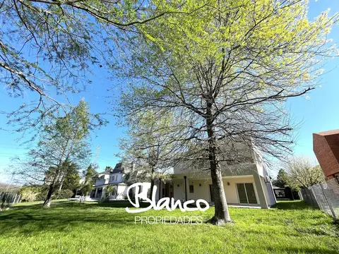 Casa  en Alquiler en Septiembre, Escobar, G.B.A. Zona Norte
