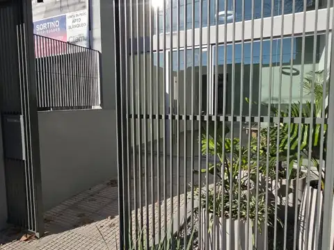 Av. Alsina 100