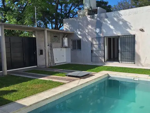 VENDE CASA 1 AMBIENTE A CONSTRUIR!!!  CON PILETA- A ESTRENAR- CHILAVERT- 