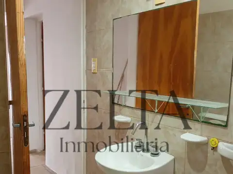 Casa 8 ambientes con 4 baños