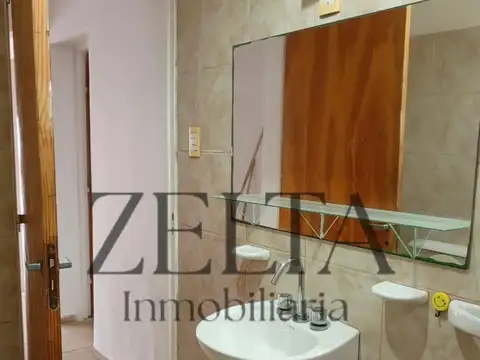 Casa 8 ambientes con 4 baños