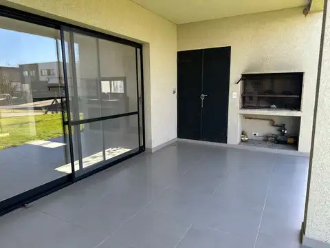 Casa Monoambiente con 3 baños