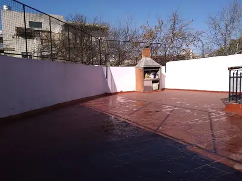 Venta. Casa. 5 ambientes. Terraza. Estomba 1000.