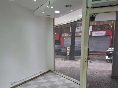 Local en Alquiler Via Pública