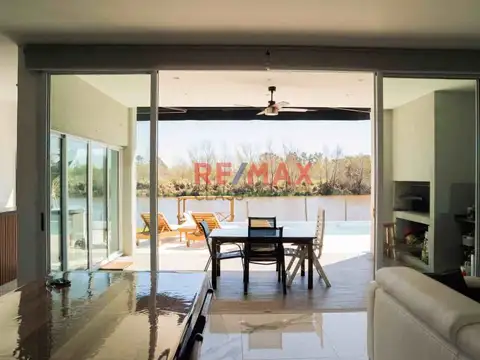 Casa 5 ambientes con 2 baños