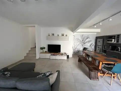 Depto Tipo Casa en Venta al Noreste