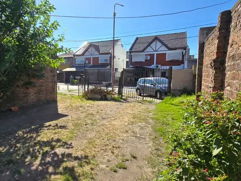 Lote 320 m2 en san justo con casa a refaccionar