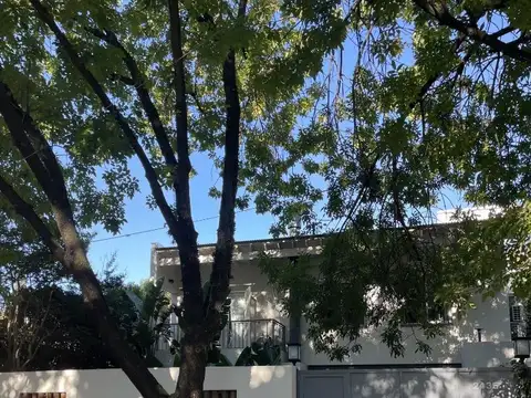Las Veletas: Muy linda casa en 2 ptas con 3 dormit, galeria,