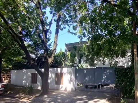 Las Veletas: Muy linda casa en 2 ptas con 3 dormit, galeria,