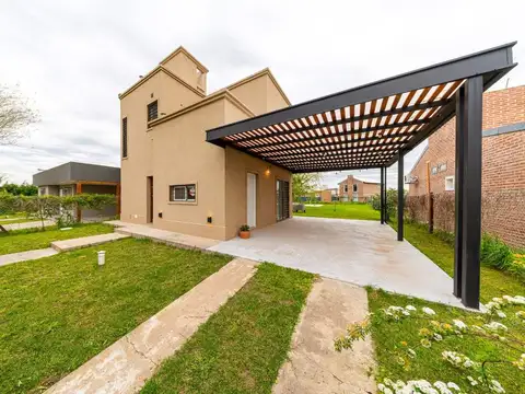 Casa en Venta con 1 cochera