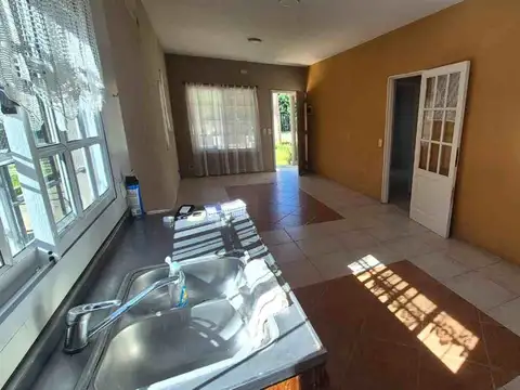 Casa 7 ambientes con 4 baños