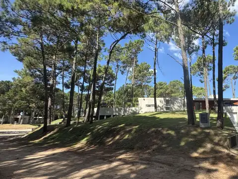 Casa en Venta 4 Dormitorios con Pileta en Pinamar Zona Álamos Norte