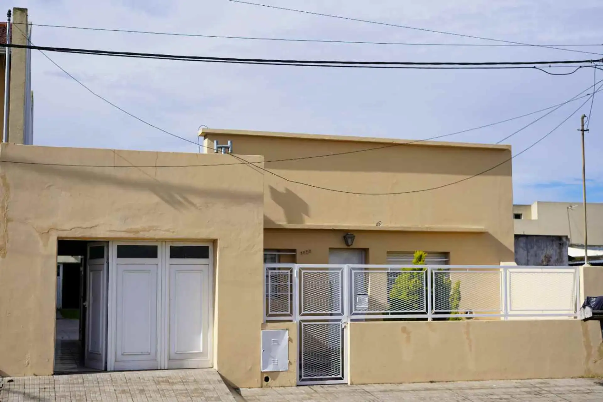 CASA 2 DORMITORIOS CON QUINCHO Y PARQUE