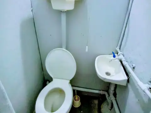 Local en Alquiler en Villa Dominico, $ 500.000